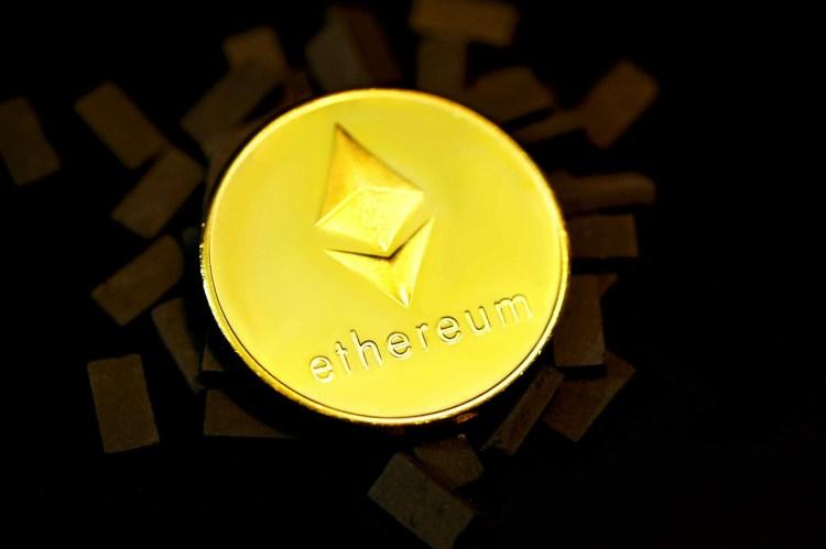 交易所以太坊供应量萎缩：多年低点预示看涨信号