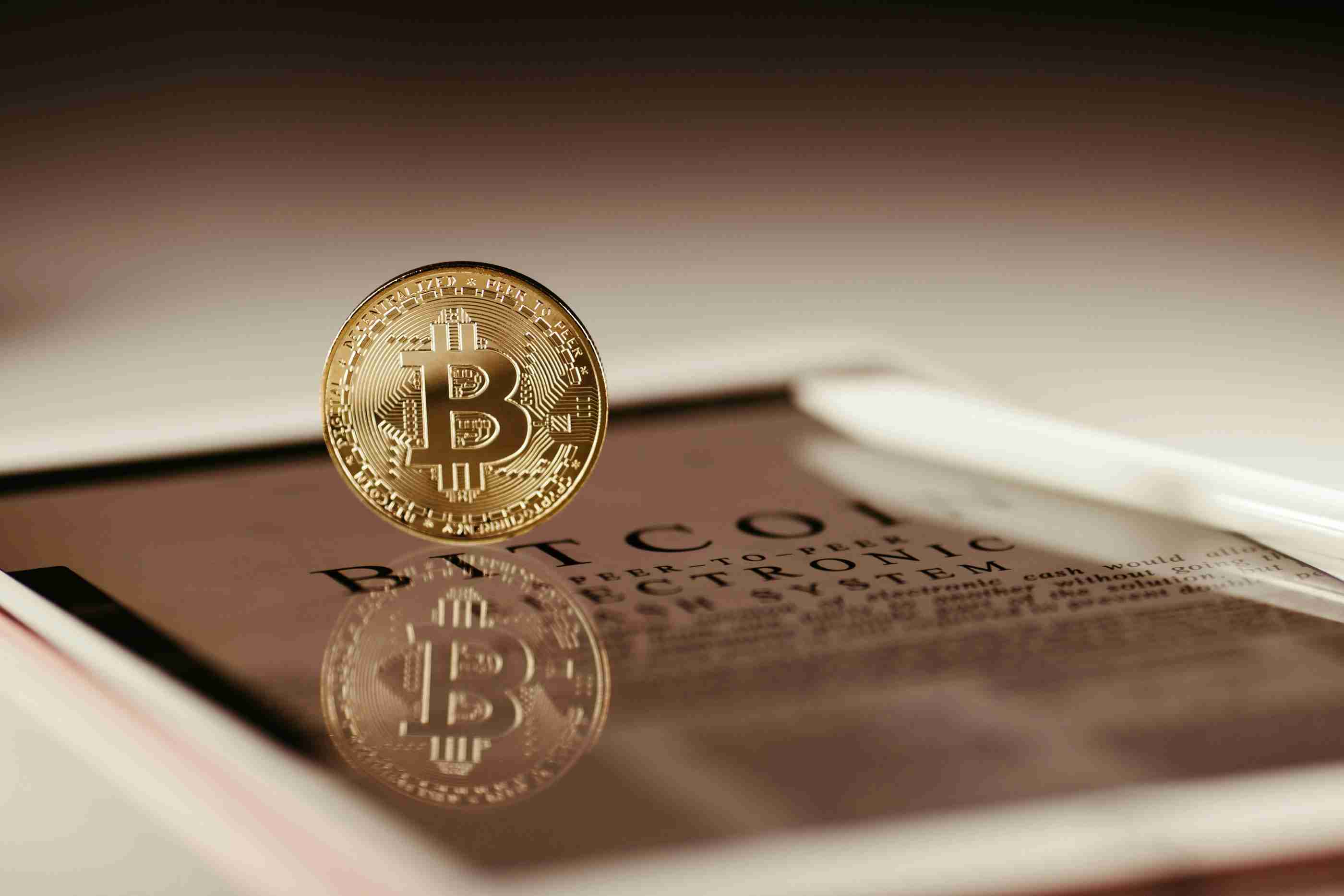 比特币价格飙升：富达CEO确认个人持有比特币，称其为“黄金标准”